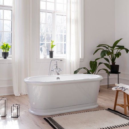 Elegant bathtub